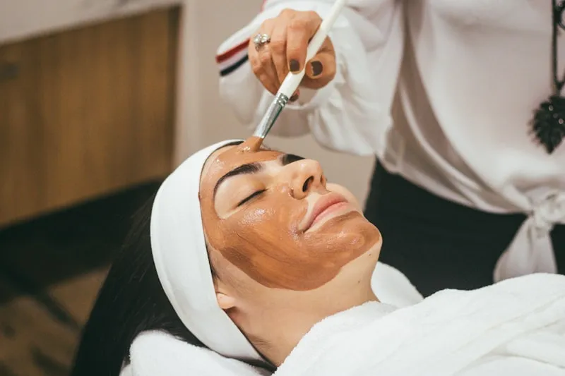 Les Secrets d'une Peau Parfaite : Guide Complet des Soins du Visage