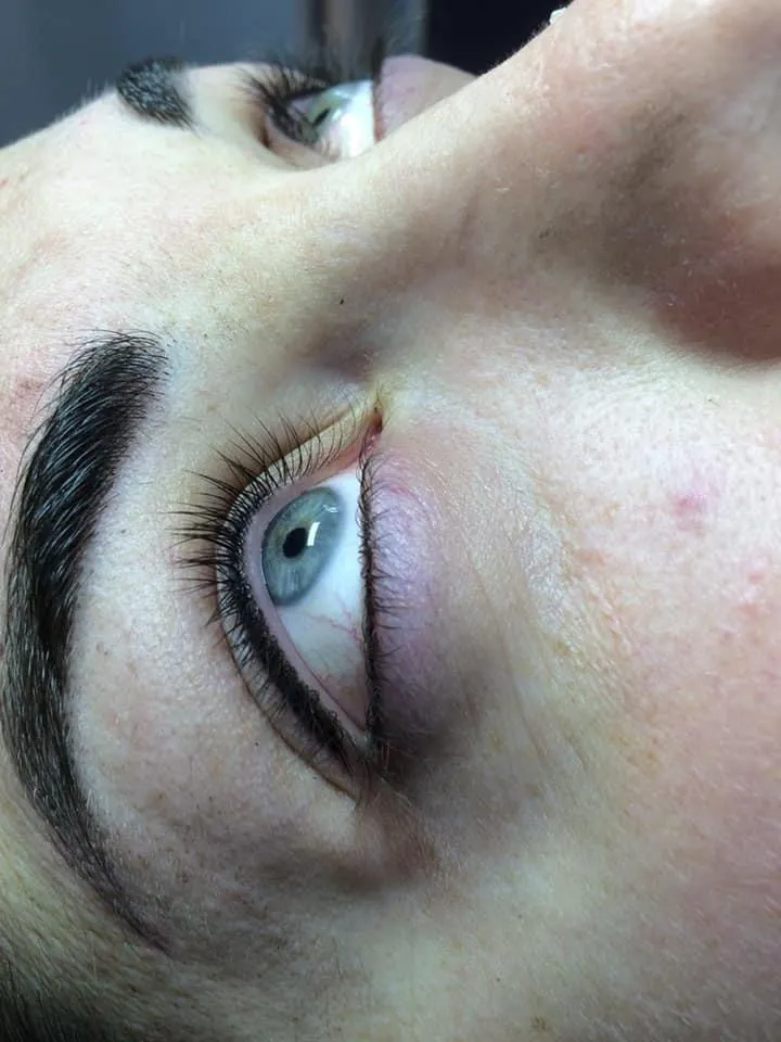 Avant après restructuration sourcils Antibes